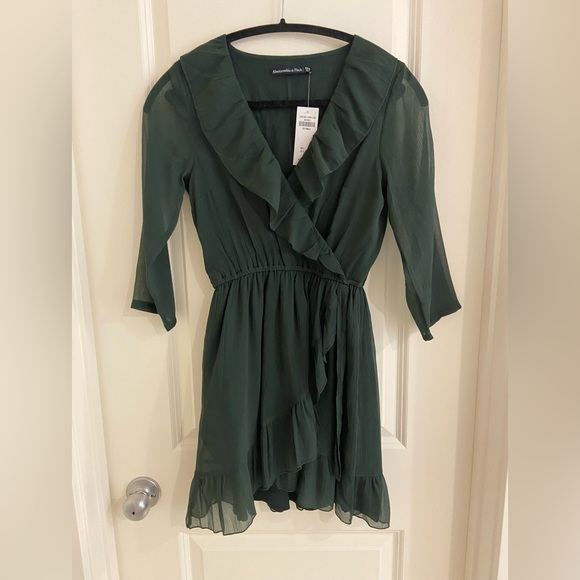 NWT Abercrombie Green Ruffle Wrap Dress - Picture 1 of 3
